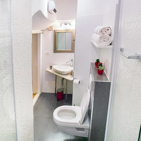 Get Luxury Apartment Split