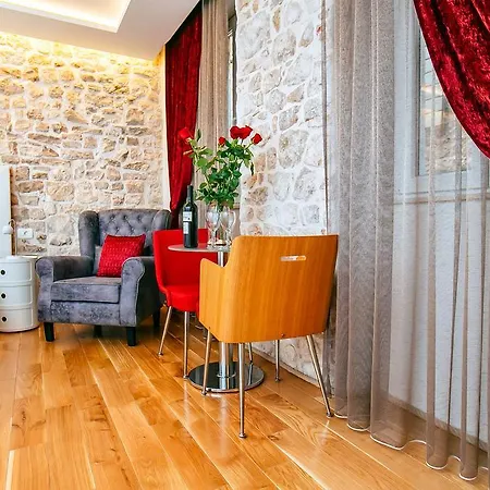 Get Luxury Apartment Split