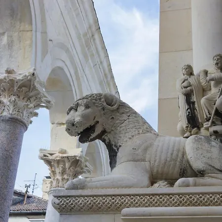 斯普利特哥特豪华公寓